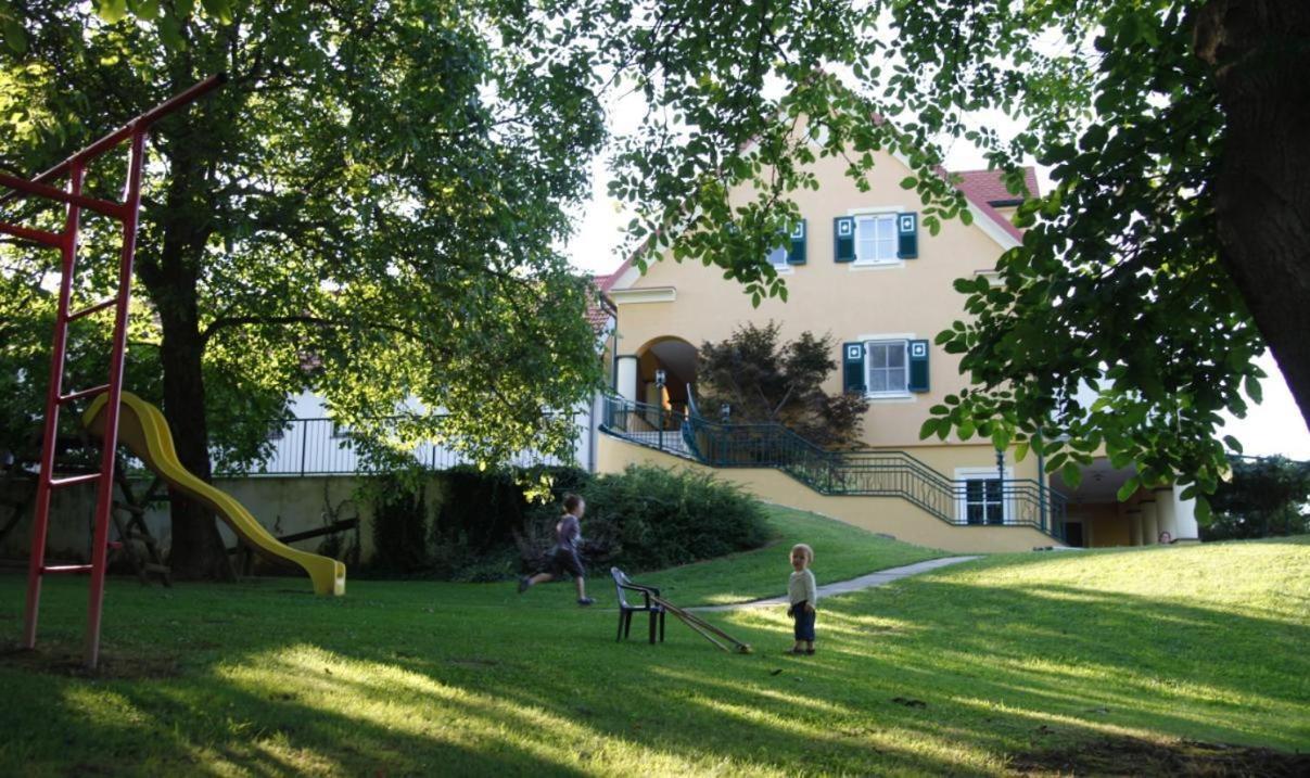 Ferienhof Uhudler-Arkaden Щегерсбах Екстериор снимка